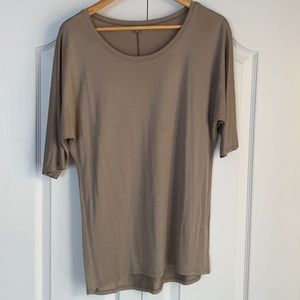 Uniqlo Size M elbow length T